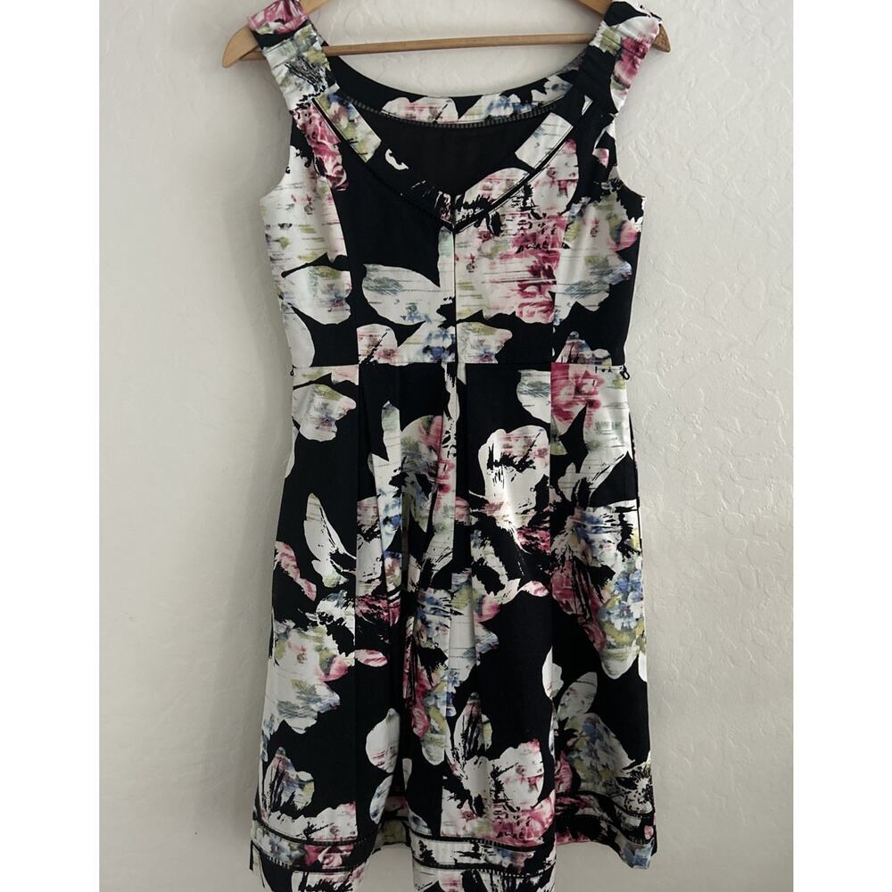 White House Black Market WHBM Fallie Firl A Line Black Floral Midi Dress 2 - Picture 6 of 9